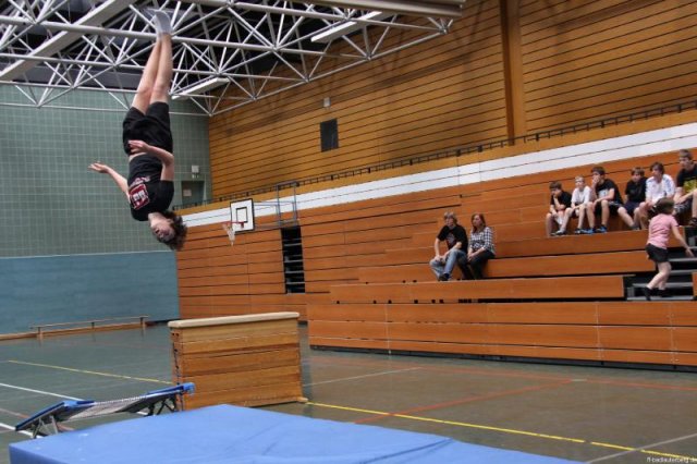 2010-05-29 -106- Trampolin AG der KGS